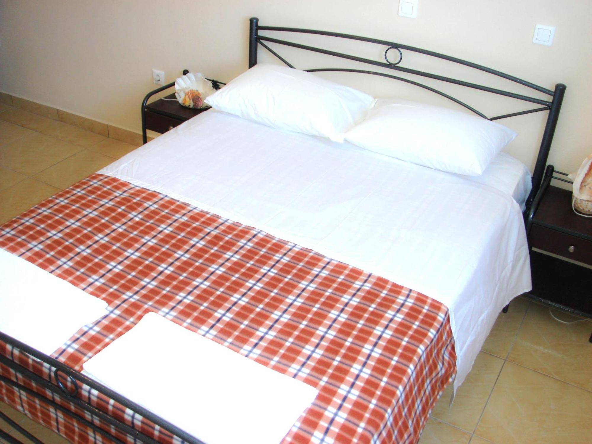 Dorana Apartments & Trekking Hotel Diafani Room photo
